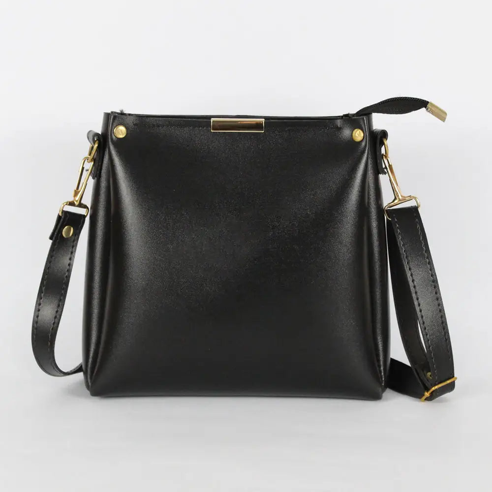 Capri Black – stylish pouch and shoulder bag for girls in Pakistan