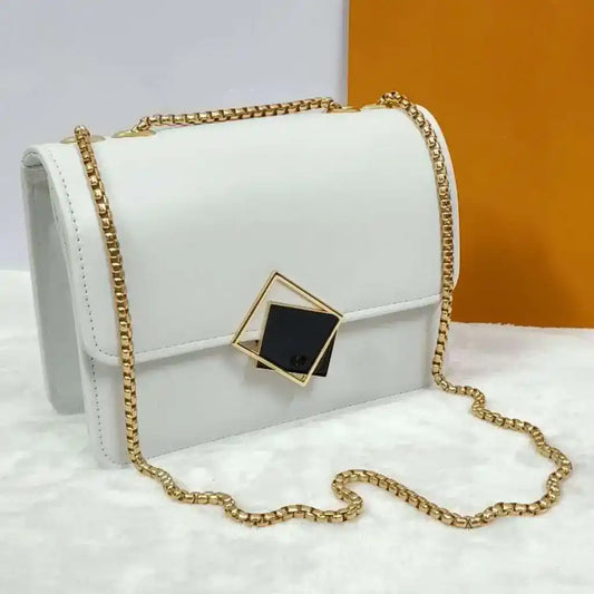 StrideChic – White